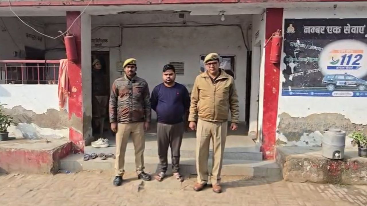 Raebareli News: कोडीन युक्त कफ सिरप के अवैध व्यापार में बड़ी कार्रवाई, अजय फार्मा का संचालक गिरफ्तार