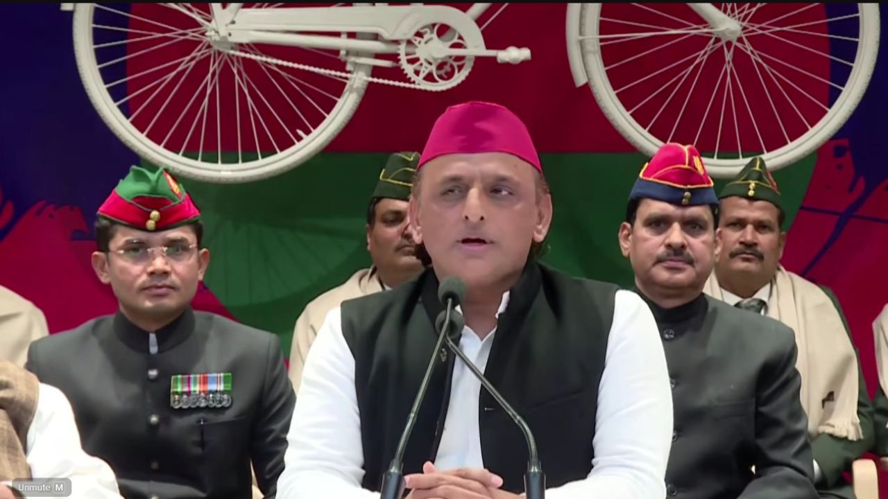 कोडीन कफ सिरप के आरोपी के साथ फोटो पर अखिलेश यादव का बड़ा पलटवार, जानिये क्या कहा