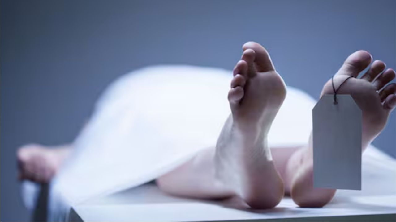 Badaun News: नशे की हालत में पी कीटनाशक दवा, अब ये हुआ अंजाम