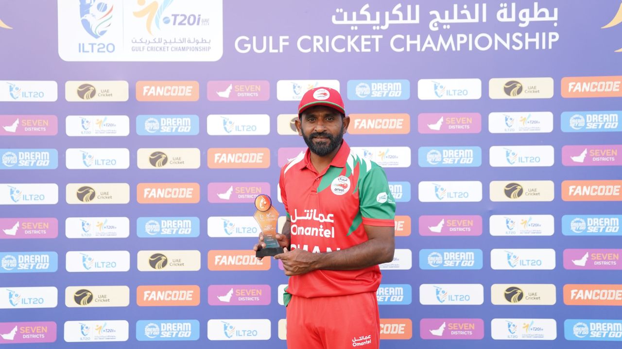 बहरीन के अनुभवी बल्लेबाज़ आसिफ अली ने 56 छक्के लगाकर अपनी आक्रामक छवि बरकरार रखी। उन्होंने दबाव के क्षणों में बड़े शॉट्स लगाकर टीम को कई अहम जीत दिलाईं। (Img: Internet)