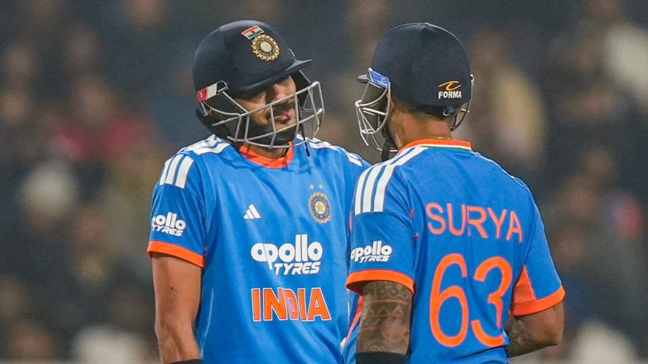 IND vs SA: हो गया खुलासा! जानें आखिर क्यों अक्षर पटेल को नंबर तीन पर भेजा गया?