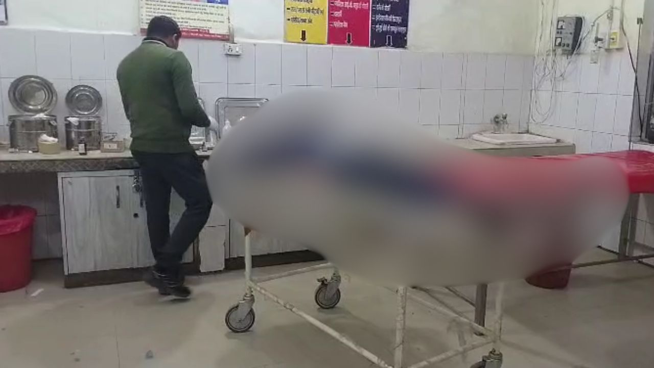 बदायूं में भीषण हादसा, ट्रक की टक्कर से टेंपू सवार शख्स की मौत, कई घायल