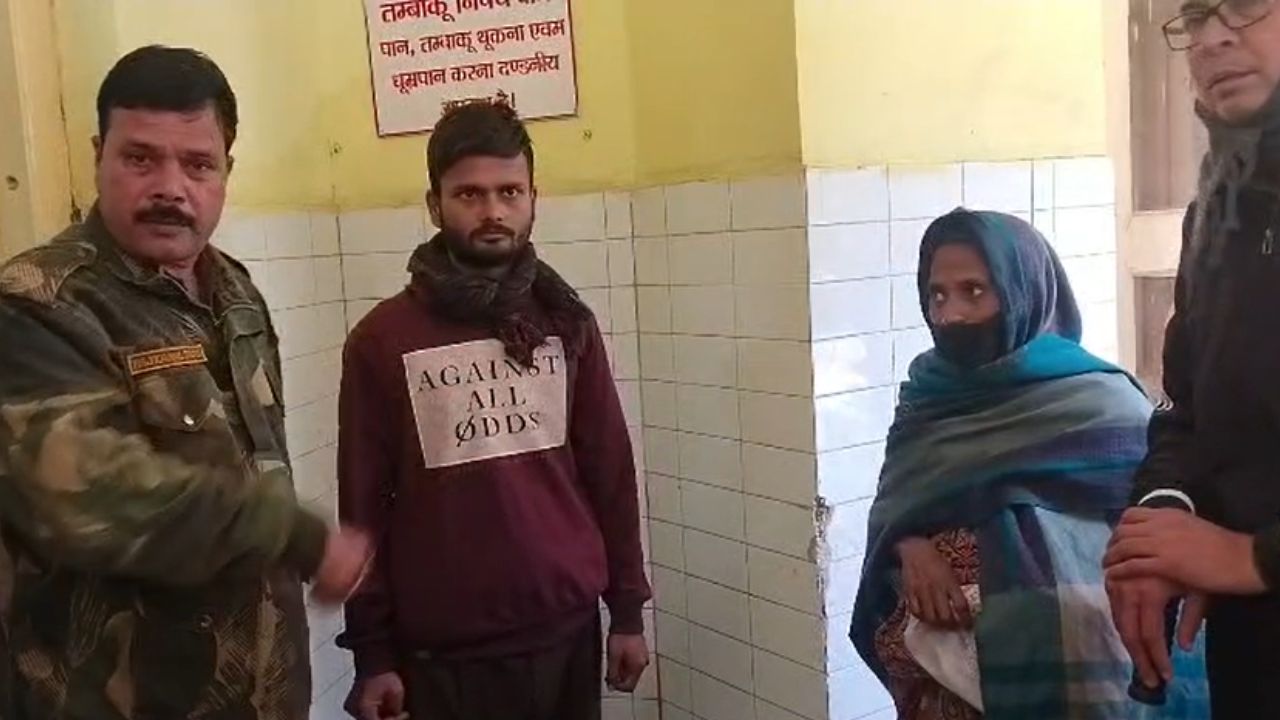 Badaun: अस्पताल में मरीज से रिश्वत लेता शख्स दबोचा, ऐसे आया पकड़ में