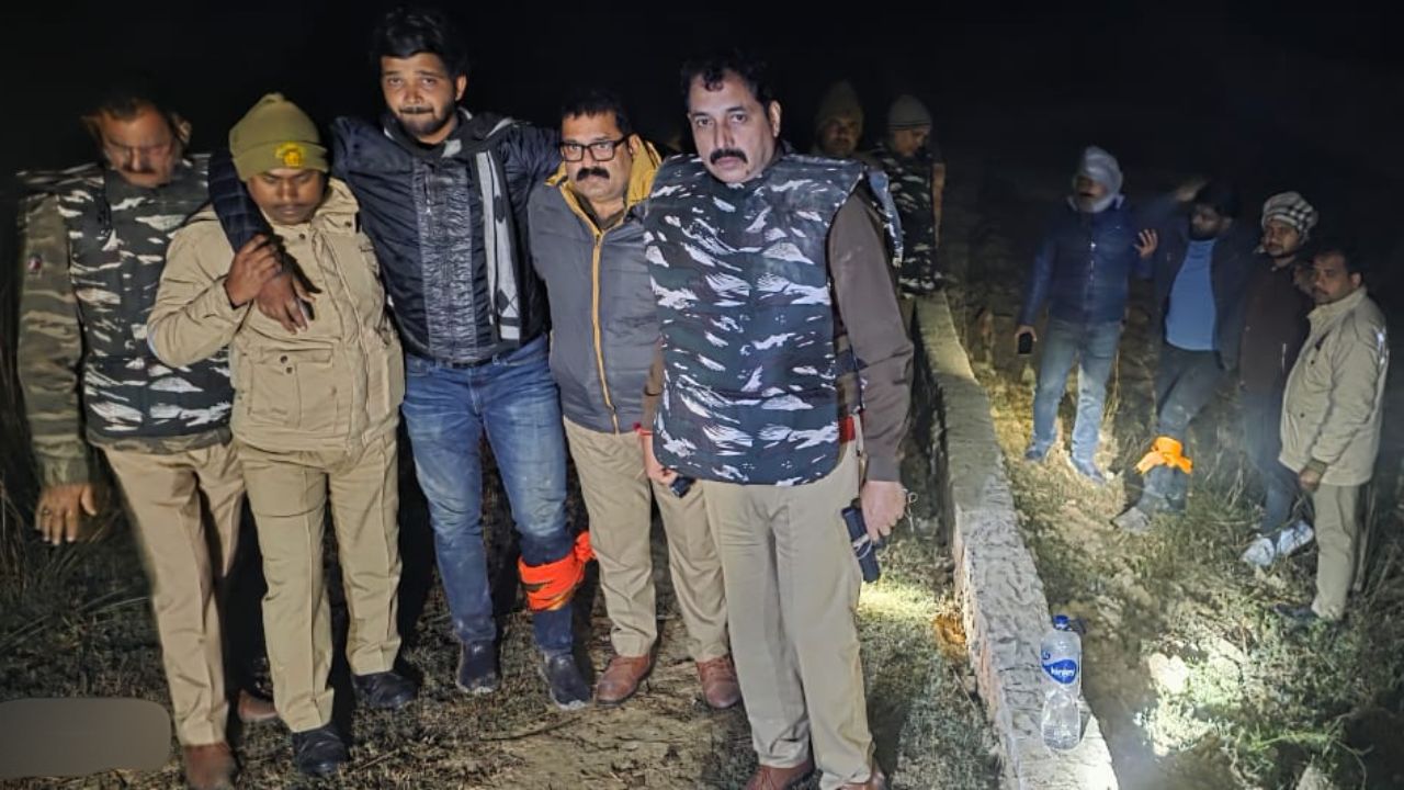 Police Encounter in Ballia: बलिया में हत्या के आरोपियों की पुलिस से मुठभेड़, 2 को लगी गोली, घायल समेत 5 गिरफ्तार