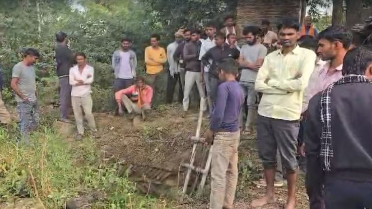 यूपी में एसआईआर! बांदा में बीएलओ ने कुंए में कूदकर की आत्महत्या