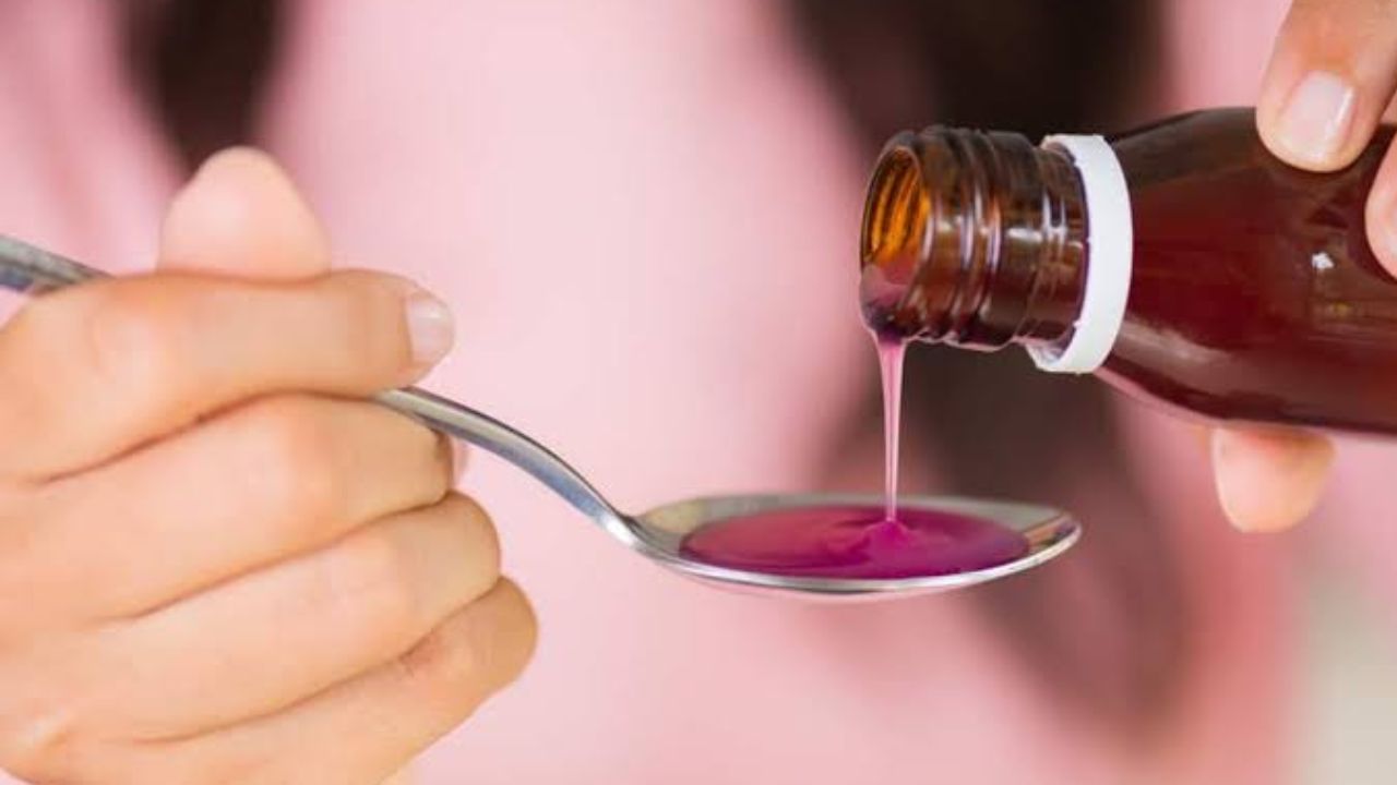 वाराणसी में कफ सिरप कांड का कनेक्शन उजागर! फर्जी फर्म बनाकर करोड़ों की ठगी करने वाला गिरोह गिरफ्तार