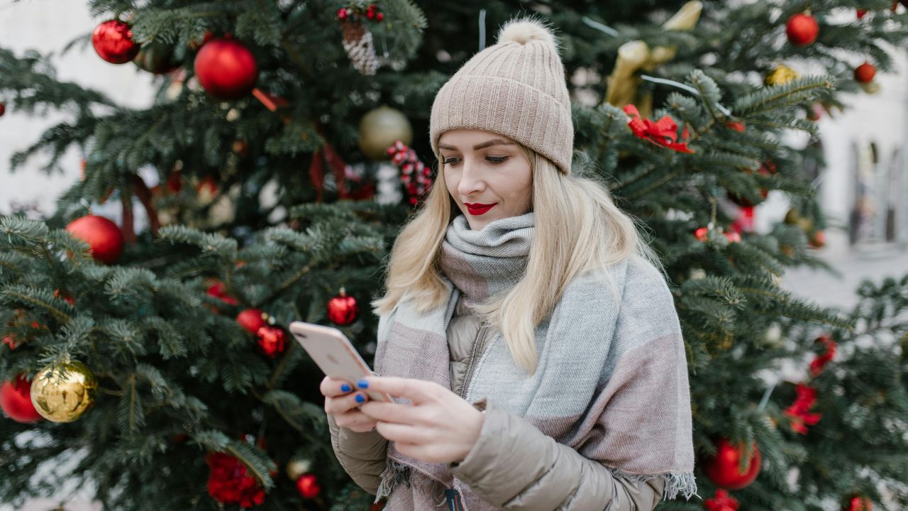 Christmas Day 2025: क्रिसमस कार्ड में लिखें ये प्यारे संदेश, दोस्तों का दिल हो जाएगा खुश