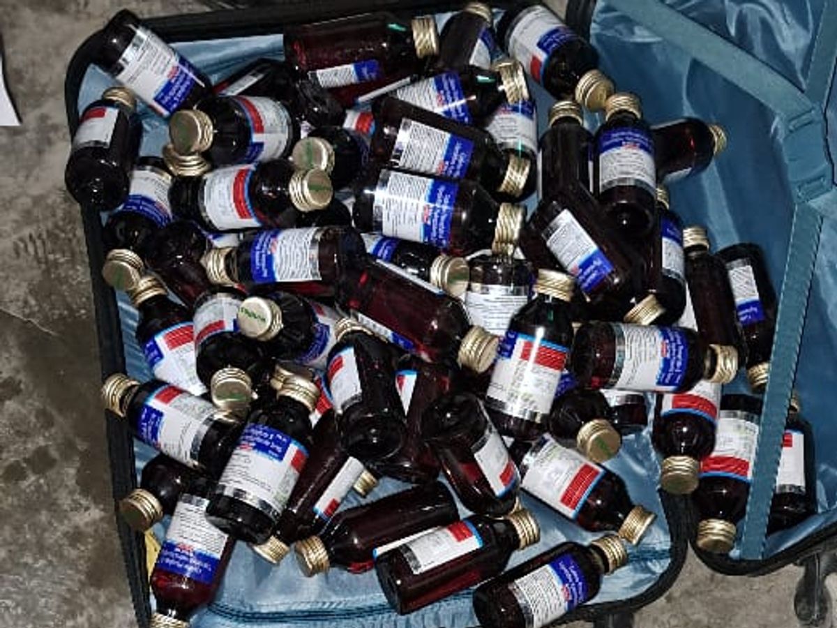 Cough syrup scandal: यूपी में कोडीन बेस्ड दवाओं की अवैध बिक्री और मेडिकल स्टोर्स की मिलीभगत से उठा पर्दा