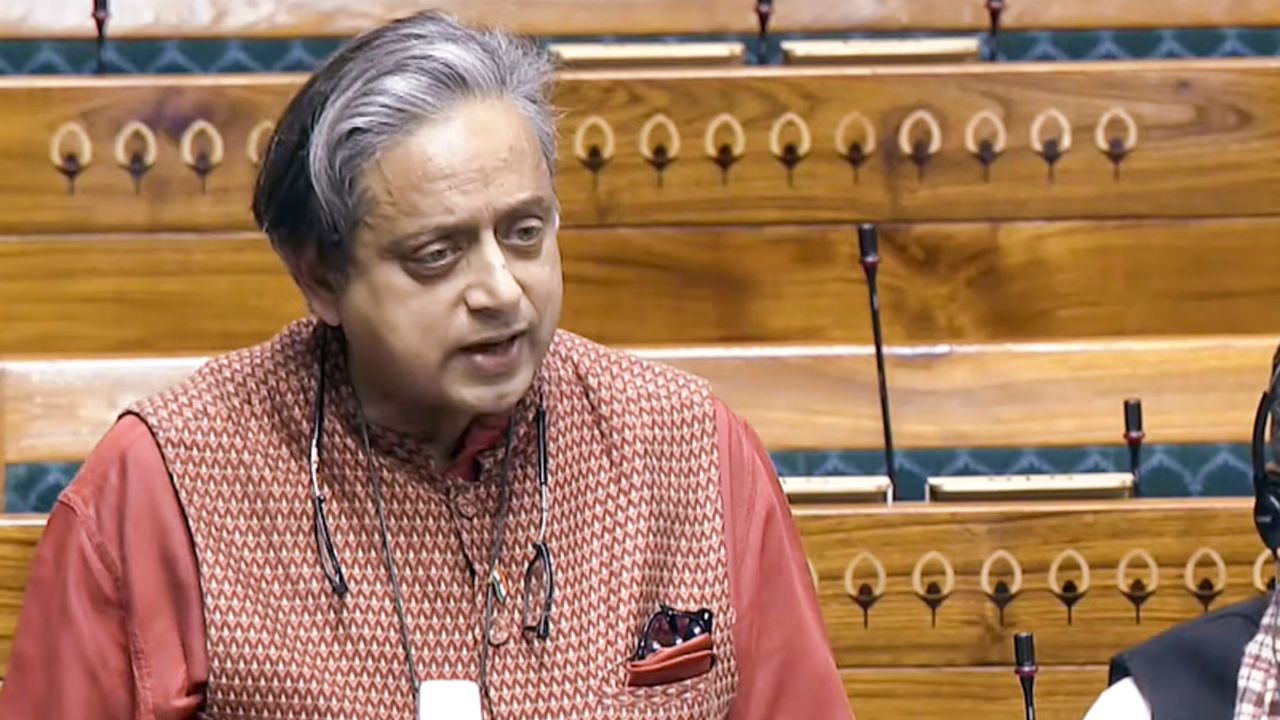 ‘ना का मतलब ना…’ शशि थरूर ने लोकसभा में पेश किया मैरिटल रेप अपराध बनाने वाला निजी विधेयक