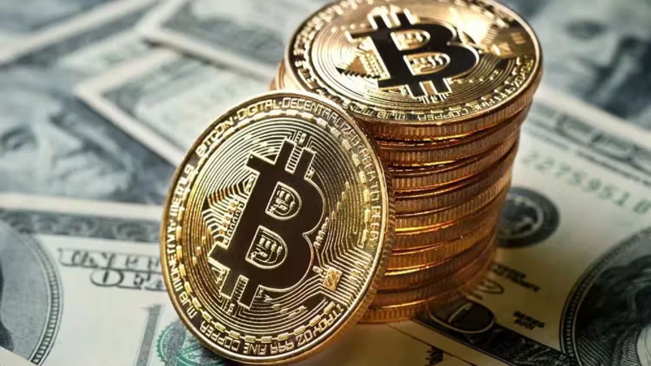 क्रिप्टो मार्केट में भूचाल: बिटकॉइन 90 हजार डॉलर के नीचे फिसला, एथेरियम भी धराशायी; पढ़ें ताजा हाल