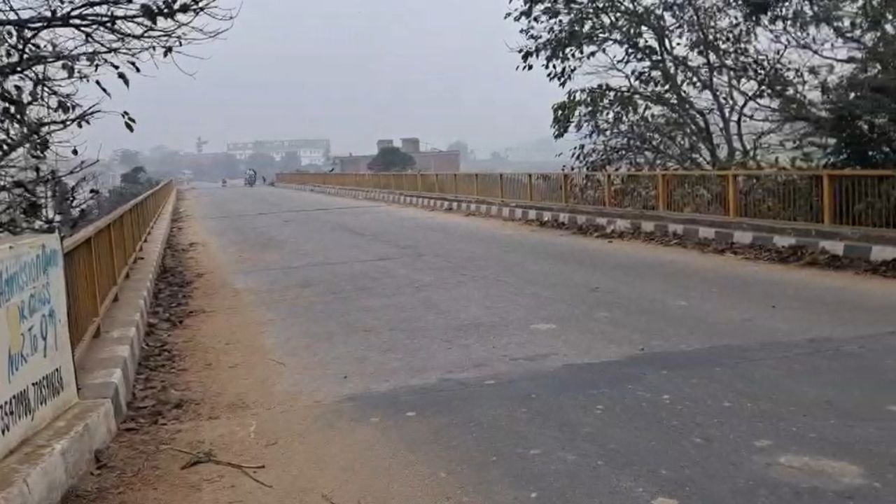 देवरिया में कड़ाके की ठंड: सड़कों पर सन्नाटा, घरों में दुबके लोग; जानें क्या है प्रशासन की तैयारी?