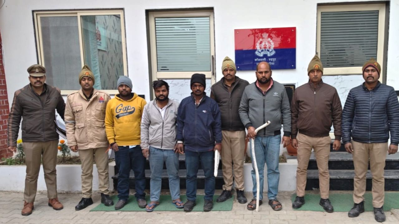 देवरिया में दबंगों का कहर, घर में घुसकर लाठी-डंडों से हमला… पुलिस की ताबड़तोड़ कार्रवाई से मचा हड़कंप