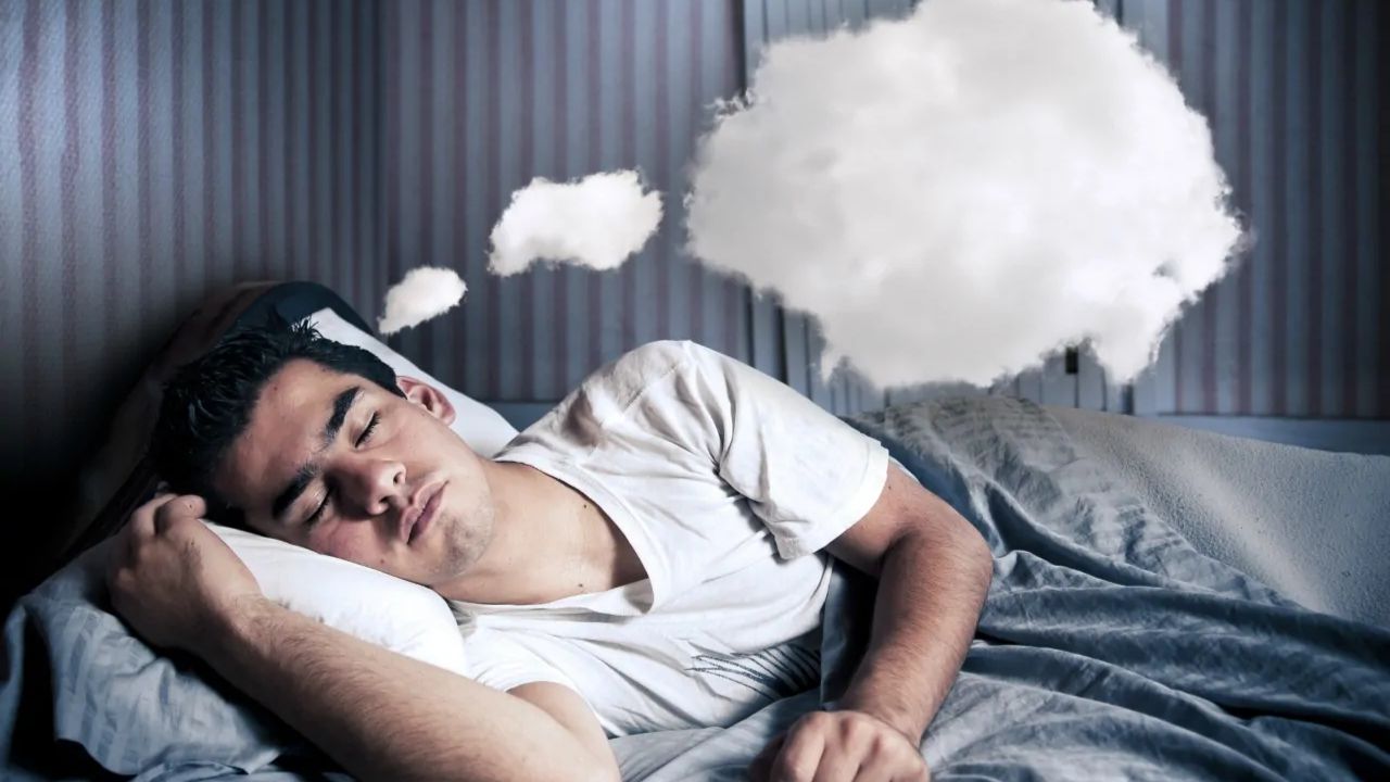 Dream Secrets: सपने में दिखें ये 4 चीजें तो भूलकर भी किसी को न बताएं, वरना नाराज हो सकती हैं मां लक्ष्मी!