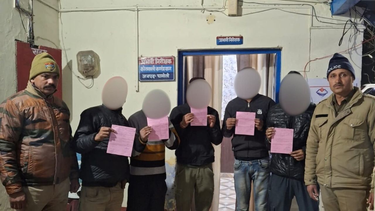 कर्णप्रयाग पुलिस की सख़्त कार्रवाई, नशे में ड्राइविंग पर सख्ती, वारंटी अभियुक्त भी चढ़ा पुलिस के हत्थे