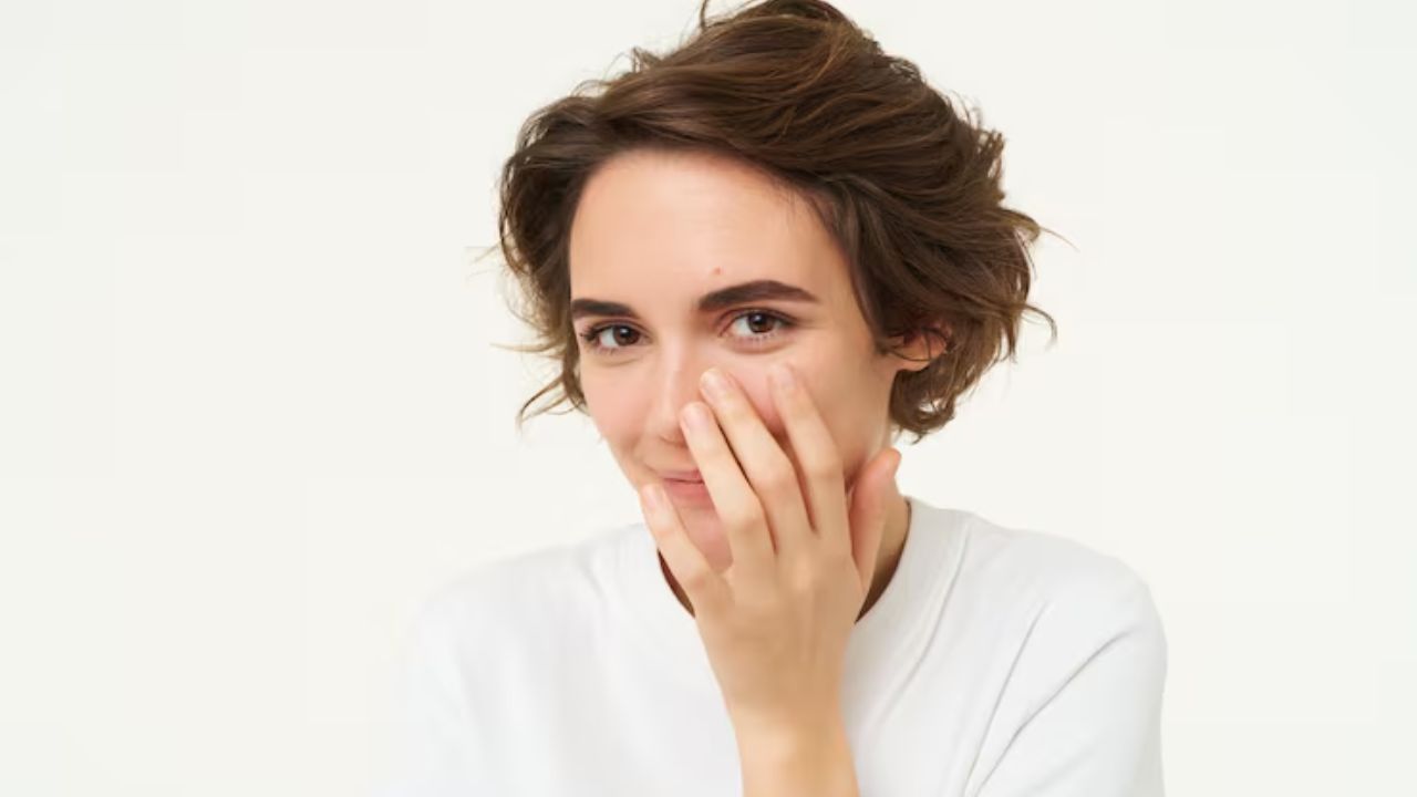 अगर पॉल्यूशन की वजह से आंखों में परेशानी बनी रहती है तो इन आयुर्वेदिक तरीकों को अपनाना फायदेमंद हो सकता है। साथ ही ज्यादा समस्या होने पर डॉक्टर से सलाह लेना जरूरी है। (img source: google) अगर पॉल्यूशन की वजह से आंखों में परेशानी बनी रहती है तो इन आयुर्वेदिक तरीकों को अपनाना फायदेमंद हो सकता है। साथ ही ज्यादा समस्या होने पर डॉक्टर से सलाह लेना जरूरी है। (img source: google)