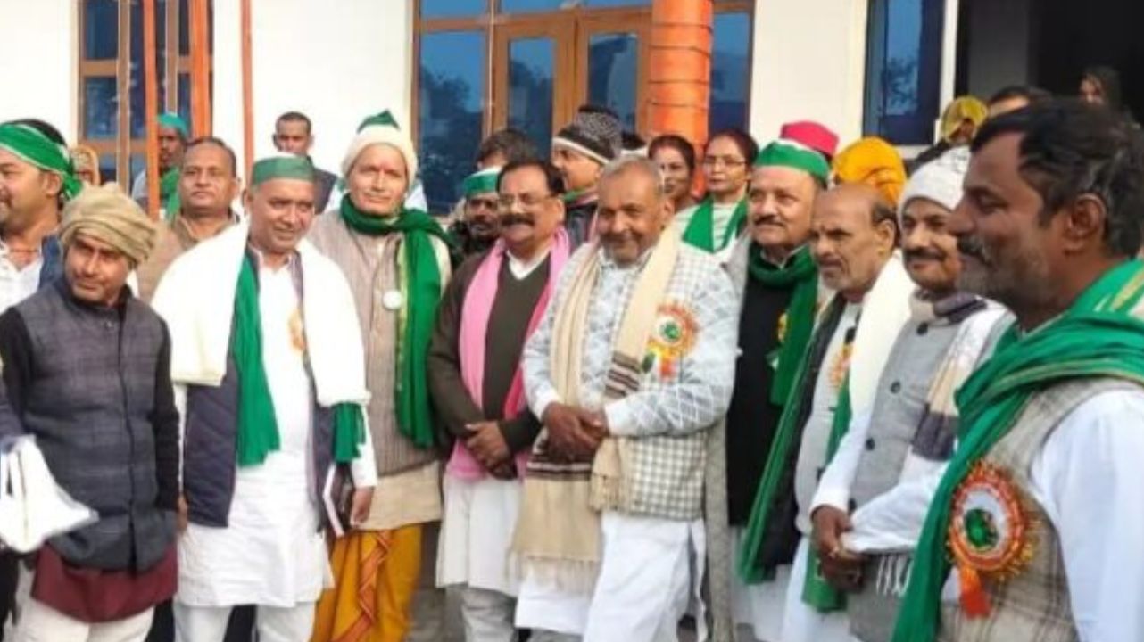 फतेहपुर: सम्मान के मंच पर सियासत और संगठन की हलचल, भाकियू टिकैत गुट ने कसी कमर