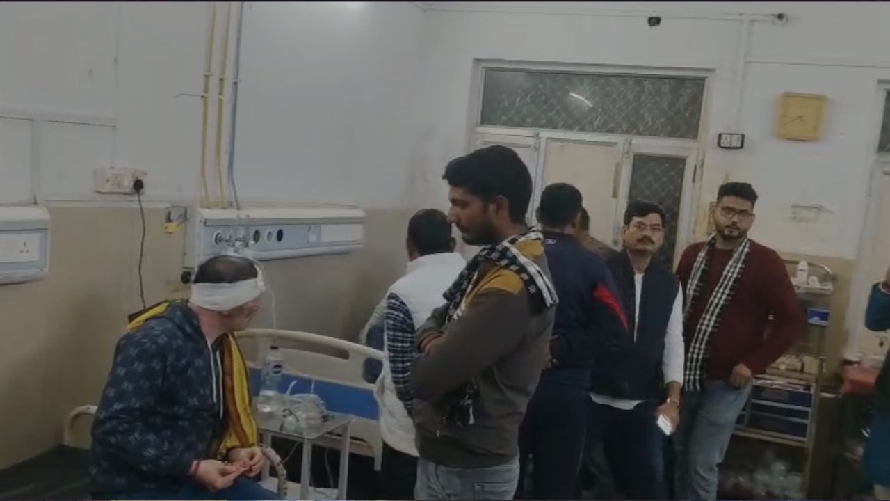 Fatehpur News: भ्रष्टाचार की जांच करने गए थे अधिकारी, प्रधान के समर्थकों ने की जमकर मारपीट