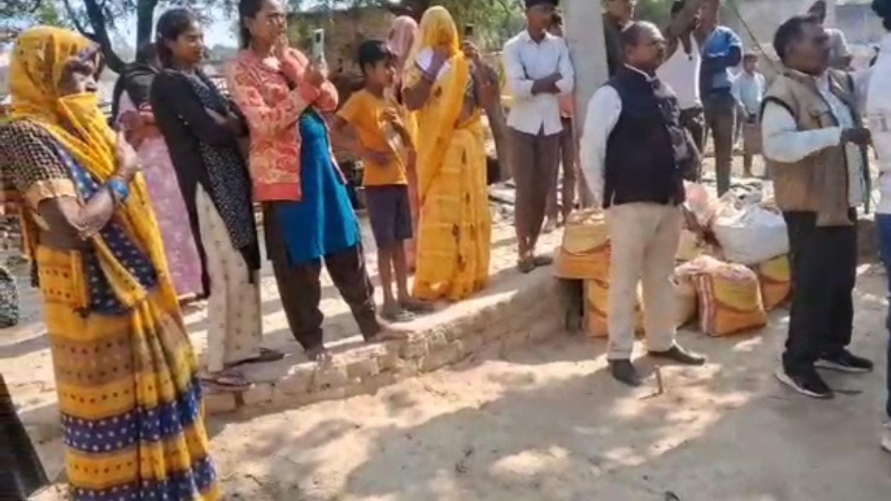 Fatehpur News: जमीनी विवाद में दो पक्षों में तनातनी, पीड़ित पक्ष ने लगाई न्याय की गुहार