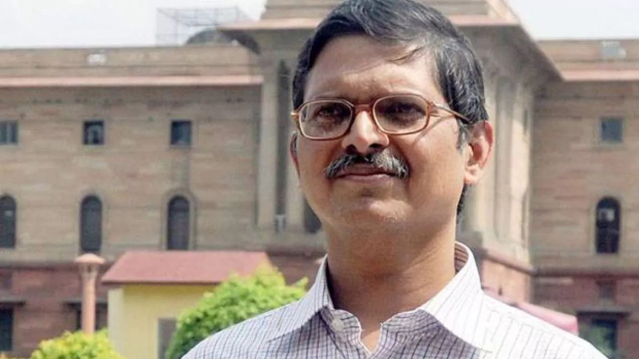 Fake Cough Syrup: पूर्व IPS अमिताभ ठाकुर और उनकी पत्नी पर क्यों हुआ मुकदमा दर्ज? जानिये नकली कफ सिरप से जुड़ा ये मामला