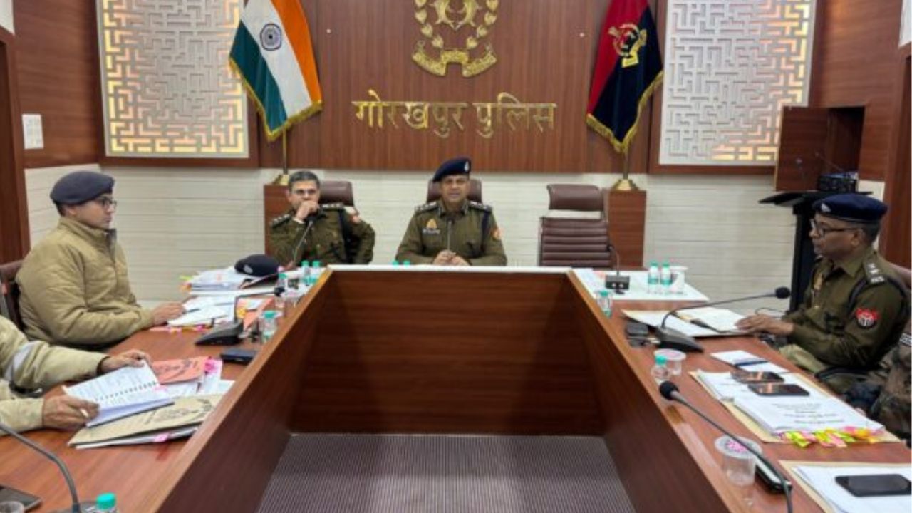 त्यौहार और नववर्ष से पहले फुल एक्शन मोड में गोरखपुर पुलिस, DIG–SSP ने कसे सुरक्षा के पेंच