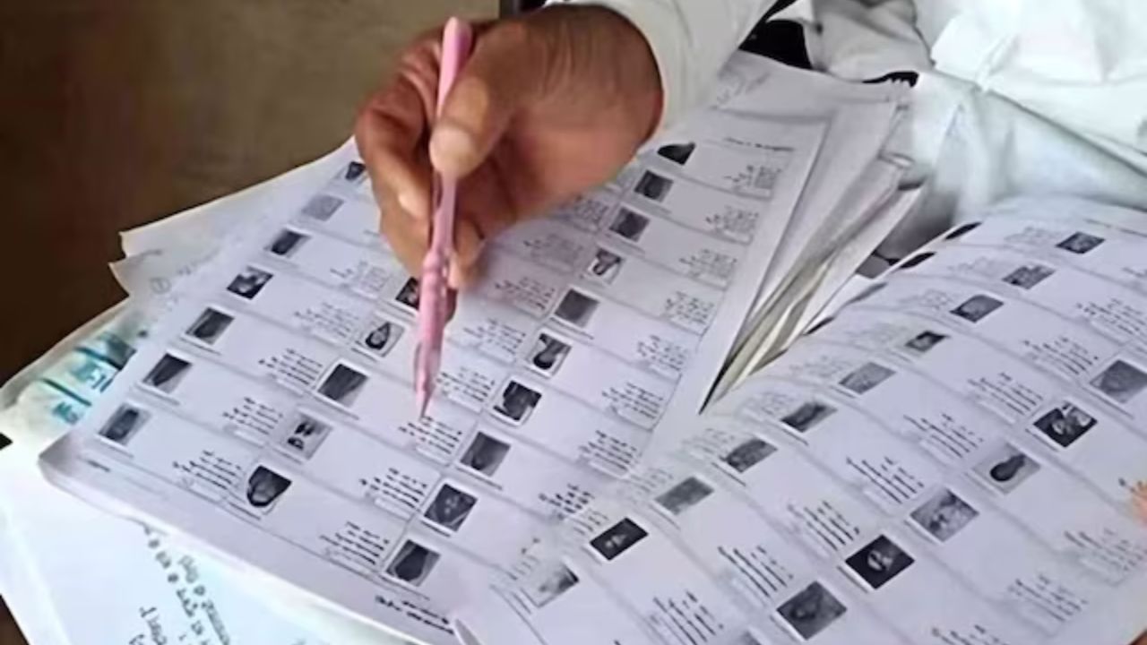 गाजियाबाद: SIR को लेकर गाजियाबाद में मुद्दा गरमाया, इतने लाख मतदाताओं के कटेंगे नाम