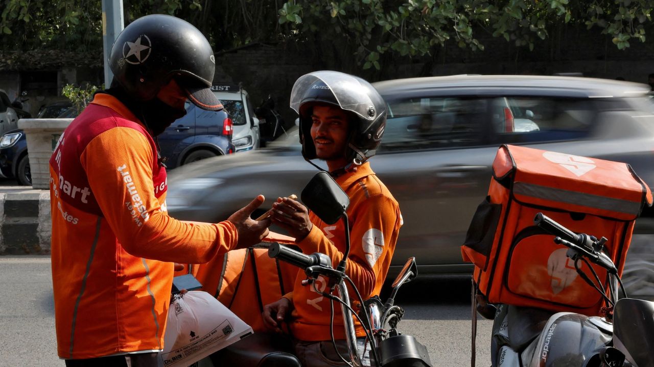 न्यू ईयर ईव पर डिलीवरी ठप? Zomato-Swiggy से Amazon तक गिग वर्कर्स की देशव्यापी हड़ताल, जानें क्या है मांगे?