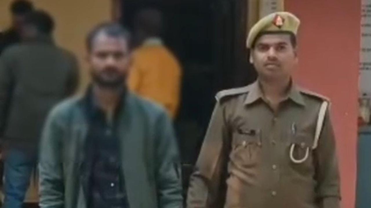 Gorakhpur Theft Case: हरपुर बुदहट पुलिस की बड़ी सफलता, चोरी के आभूषणों संग शातिर चोर गिरफ्तार