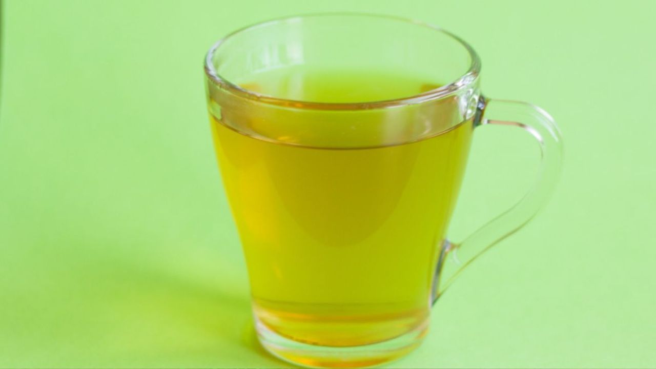 सौंफ का पानी पीरियड्स के दौरान दर्द कम करने में मदद करता है। यह स्तनपान कराने वाली महिलाओं में दूध बढ़ाने में भी सहायक है। महिलाओं की सेहत और सहूलियत के लिए यह एक प्राकृतिक और असरदार उपाय है।(फोटो सोर्स- इंटरनेट)