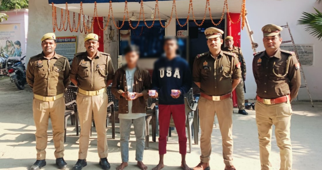 गोरखपुर में चोरी का पर्दाफाश, सोने–चाँदी के आभूषण के साथ दो अभियुक्त गिरफ्तार