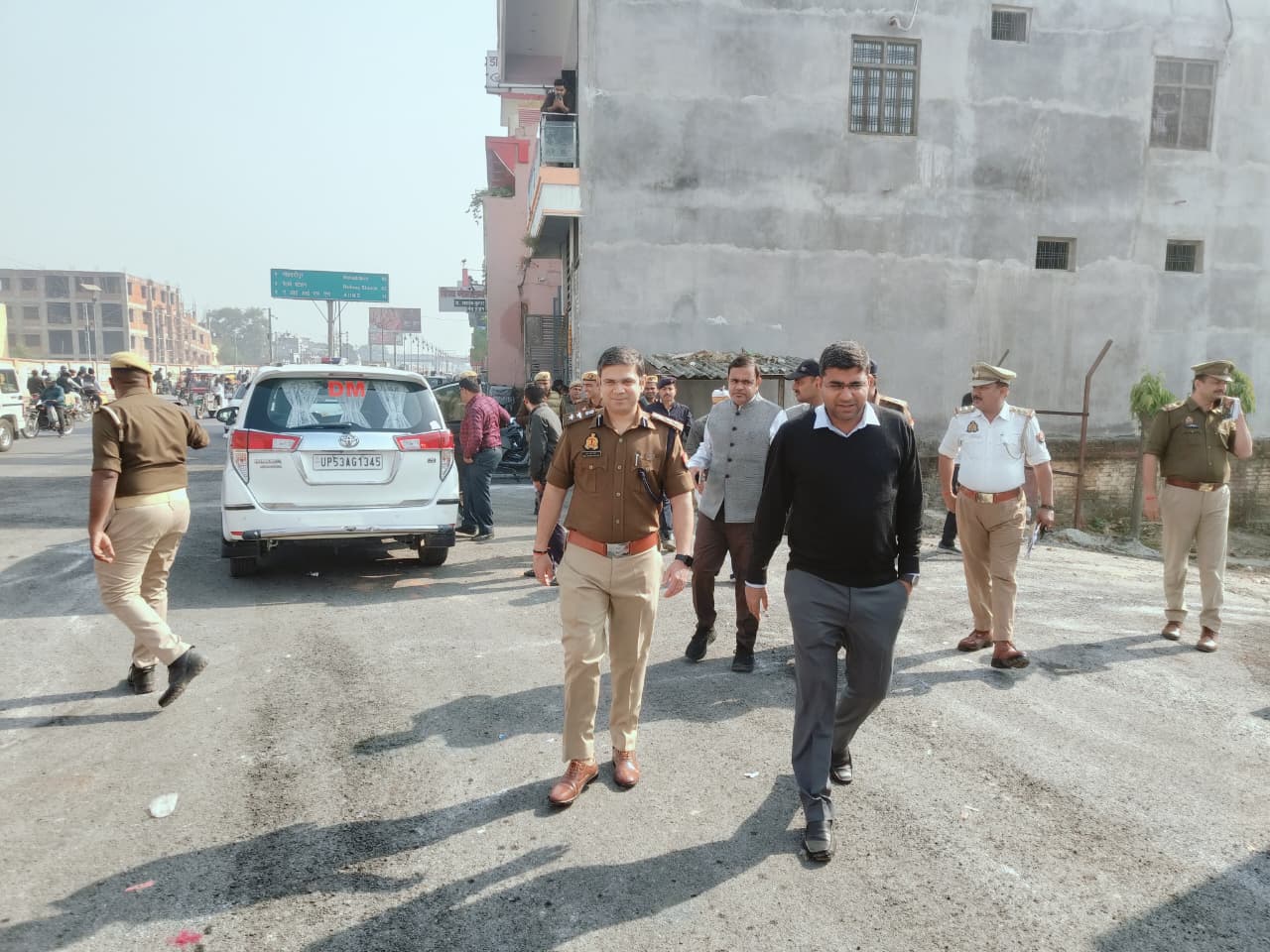 गोरखपुर में खिचड़ी मेले की तैयारी तेज…DM–SSP ने की सुरक्षा व्यवस्था की हाई-लेवल समीक्षा , निर्माणाधीन पुल का  निरीक्षण