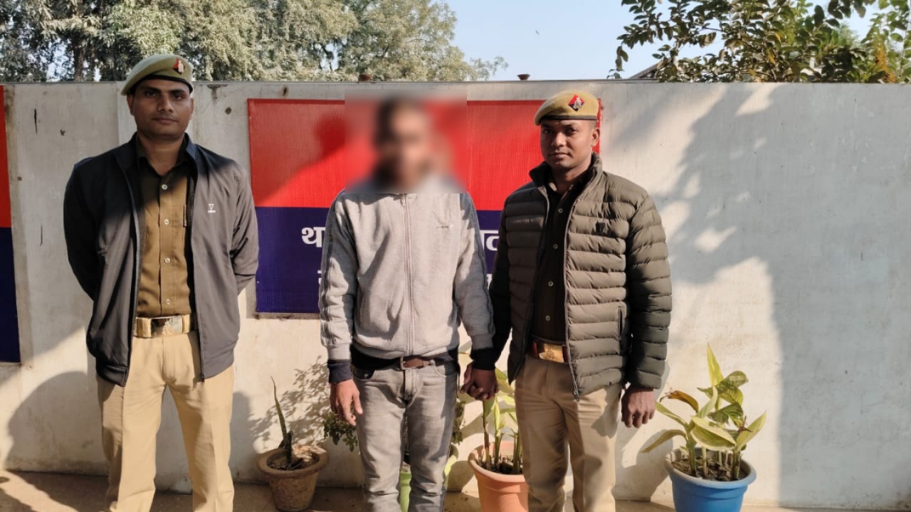 Uttar Pradesh Crime: गोरखपुर में लूट के वांछित आरोपी को पुलिस ने ऐसे किया गिरफ्तार