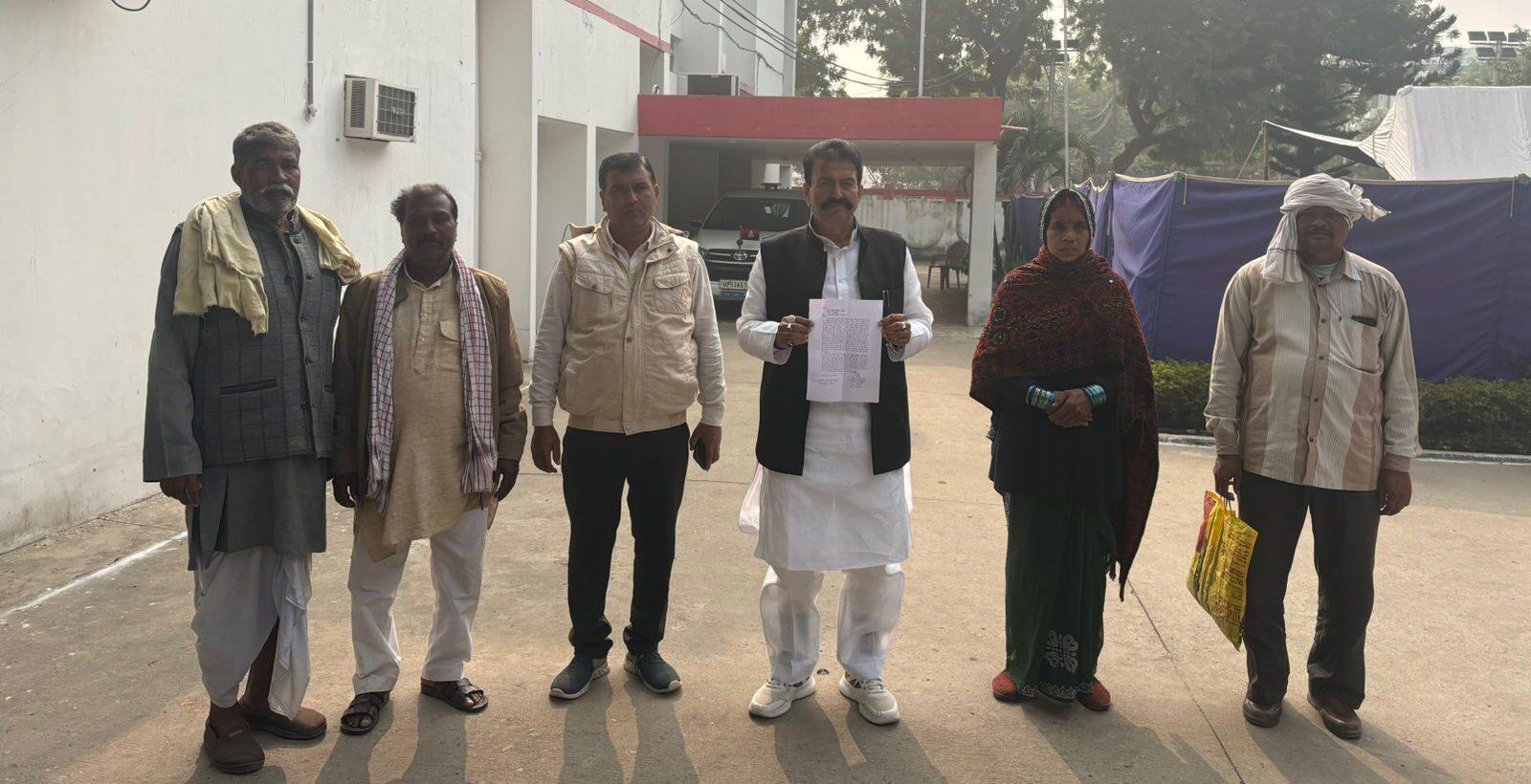 Gorakhpur Crime: गोरखपुर ADG कार्यालय पहुंचा पीड़ित परिवार, बेटी की हत्या को आत्महत्या बताने का आरोप