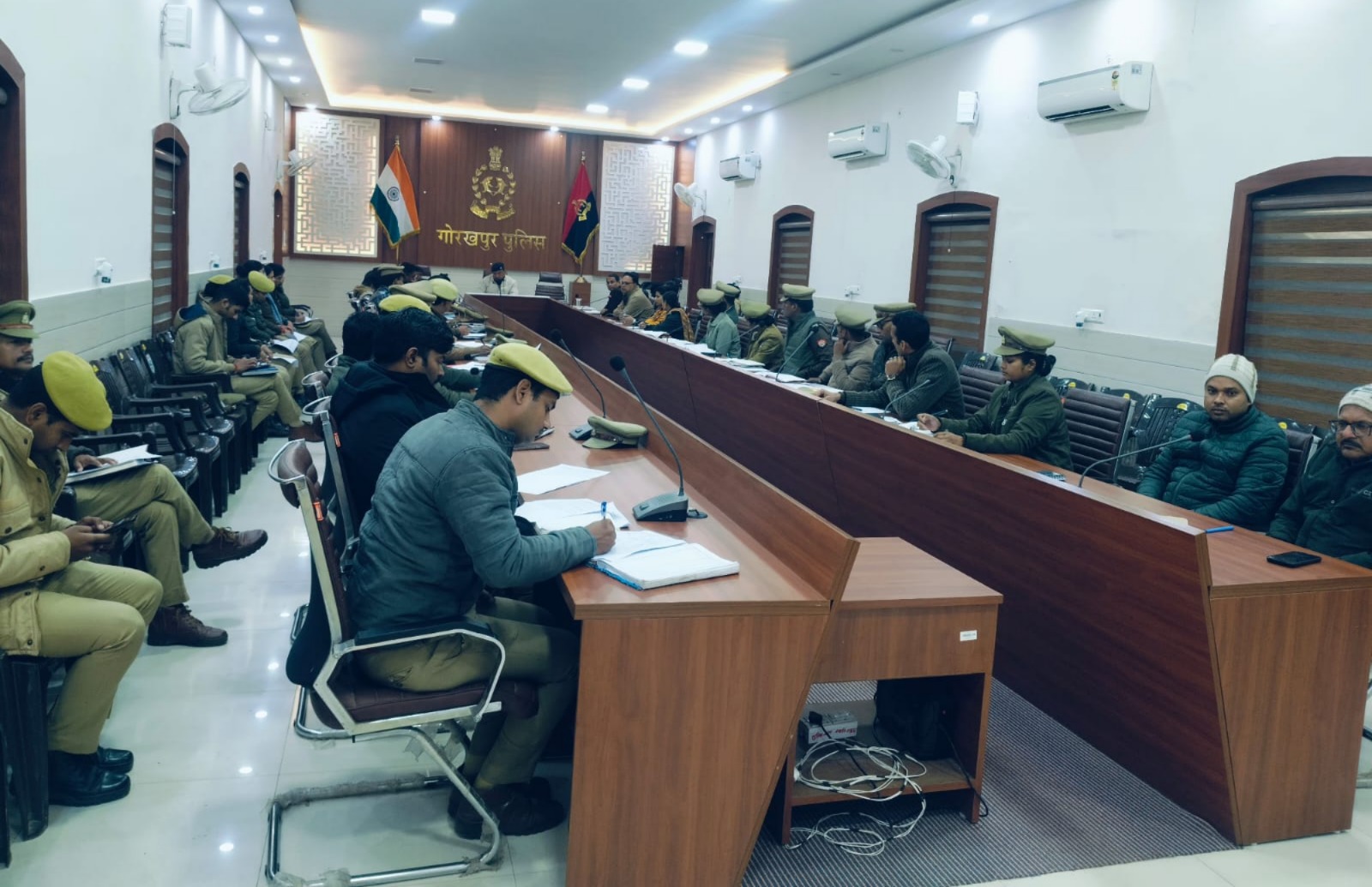 गोरखपुर में बाल संरक्षण और मानव तस्करी पर सख्ती, SJPU और AHT की मासिक समीक्षा बैठक