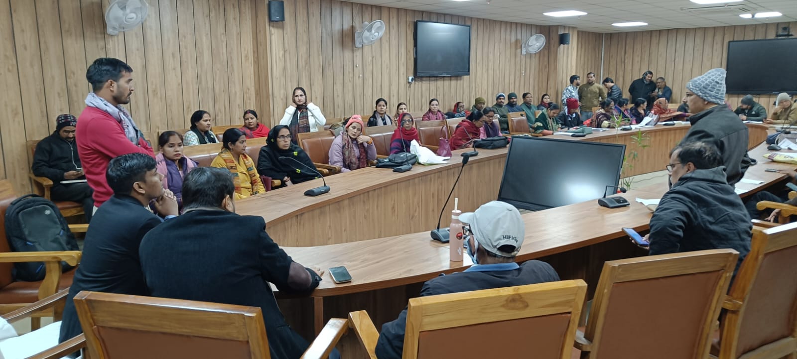 गोरखपुर जोन में 12 घंटे का सघन अभियान, अपराधियों पर कसा शिकंजा; जानें पूरा मामला