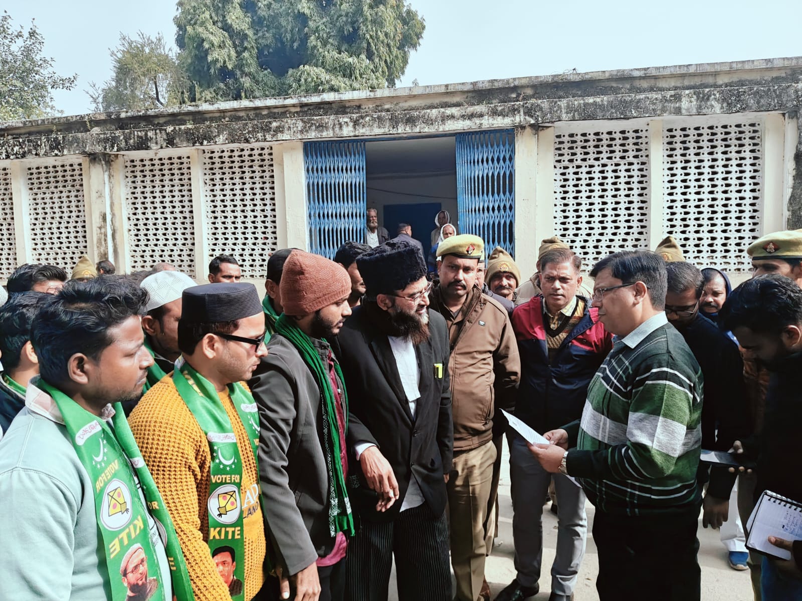 फतेहपुर में AIMIM का जोरदार प्रदर्शन, राष्ट्रपति को सौंपा ज्ञापन; जानें पूरा मामला