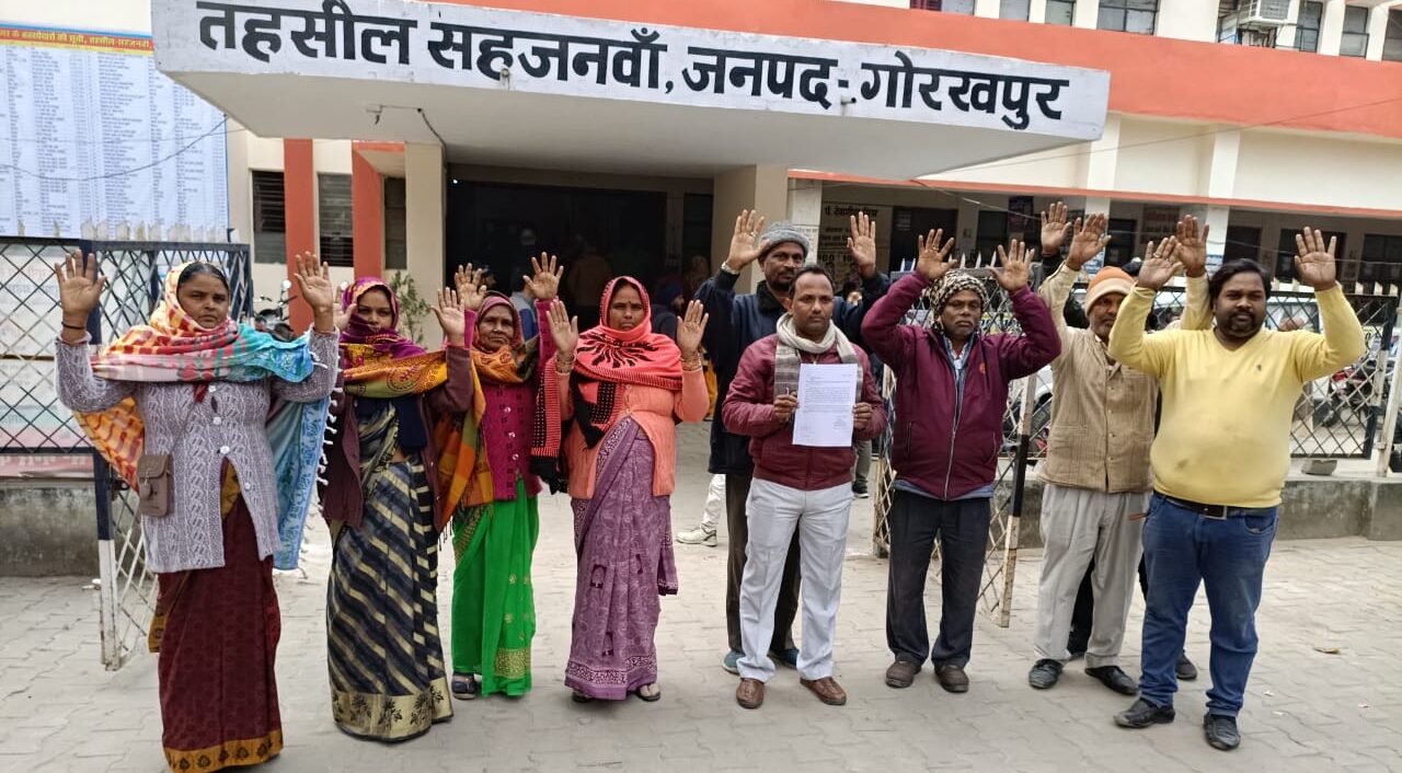 Gorakhpur News: गोरखपुर में सैकड़ों परिवारों के बेघर होने का खतरा, जानिए ऐसा क्या हुआ?