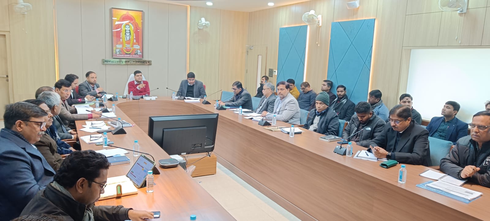 सीएम डैशबोर्ड पर सख्ती: गोरखपुर मंडल की नवंबर प्रगति पर मंडलायुक्त अनिल ढिंगरा ने कसा शिकंजा