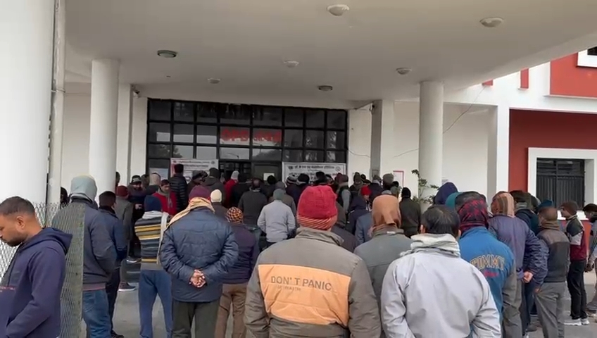 Raebareli News: रायबरेली के रेल कोच हॉस्पिटल में मासूम की मौत के बाद हंगामा