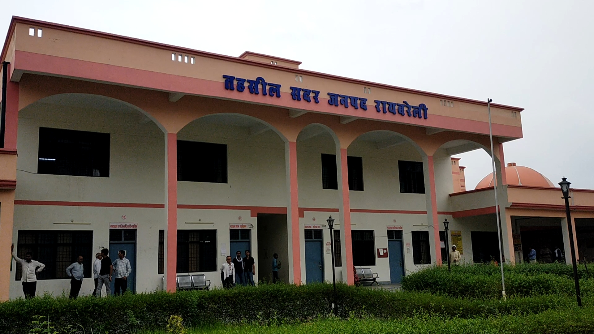 इलाहाबाद हाई कोर्ट ने रायबरेली में अवैध बुलडोजर कार्रवाही पर लगाई फटकार, पीड़ित को 20 लाख का मुआवजा