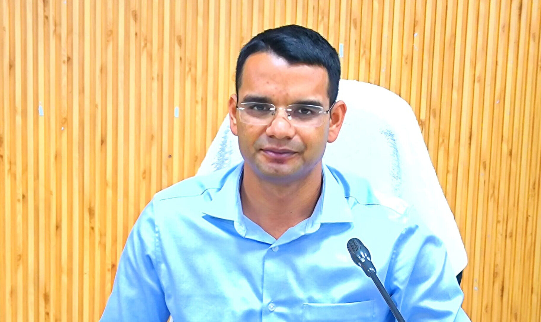 बलरामपुर डीएम का बड़ा आदेश: 8वीं तक के सभी स्कूल बंद, जानें कब तक रहेगी बच्चों की छुट्टी