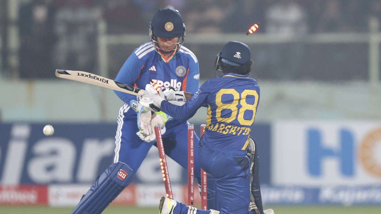 IND W vs SL W: सीरीज में बढ़त हासिल करने मैदान पर उतरेगी टीम इंडिया, जानें मुकाबले से जुड़ी जानकारी