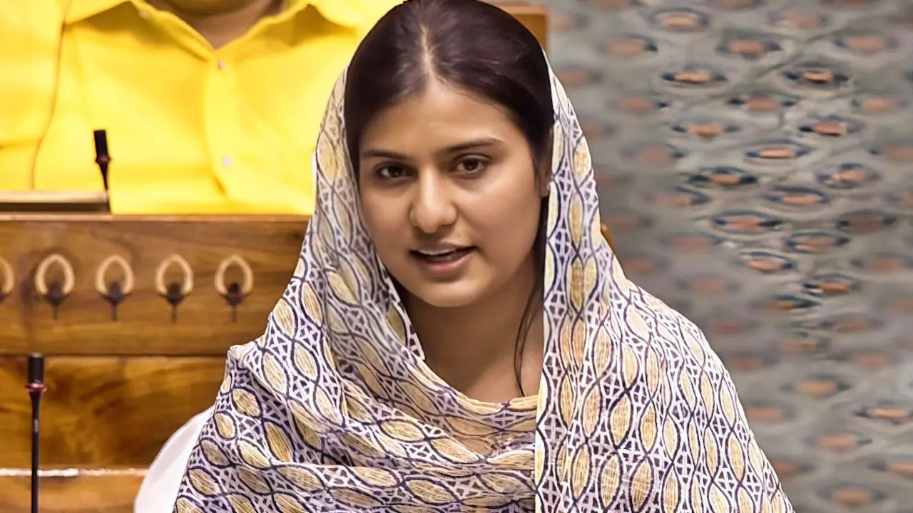 विवादों में घिरें नीतीश कुमार: पटना कार्यक्रम में सीएम की हरकत पर बवाल, इकरा हसन ने बताया शर्मनाक