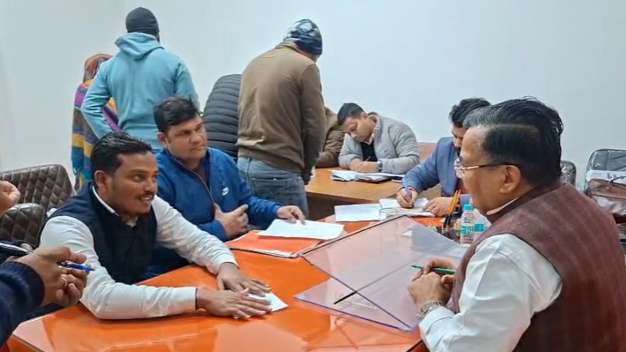 कैबिनेट मंत्री जयवीर सिंह का मैनपुरी दौरा, कई मुद्दों पर दिया बड़ा बयान; जानें क्या कहा