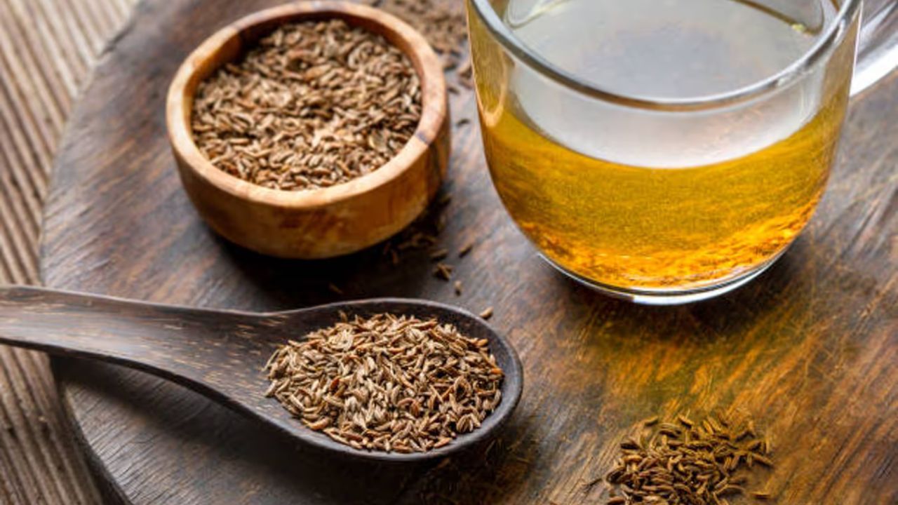 डायबिटीज के मरीजों के लिए भी जीरे का पानी लाभकारी माना जाता है। यह ब्लड शुगर लेवल को संतुलित रखने में मदद करता है। (Img Source: Google)