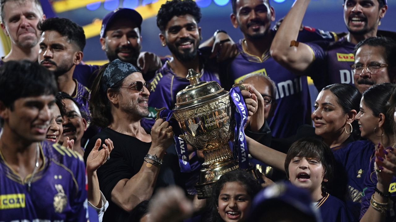 पहले RCB और RR… अब किंग खान की KKR बिकने को है तैयार? IPL 2026 से पहले फैंस को लगेगा झटका!