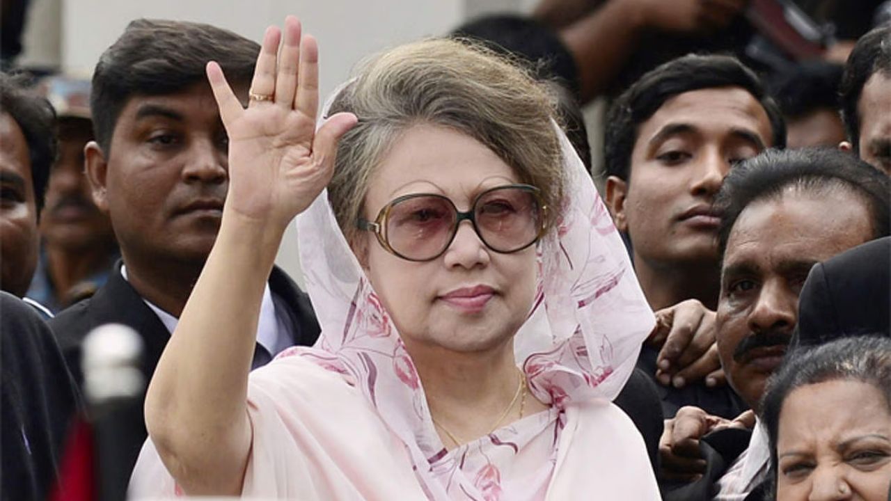 कौन थीं खालिदा जिया? जो ‘शर्मीली हाउसवाइफ’ से बनीं बांग्लादेश की पहली महिला प्रधानमंत्री