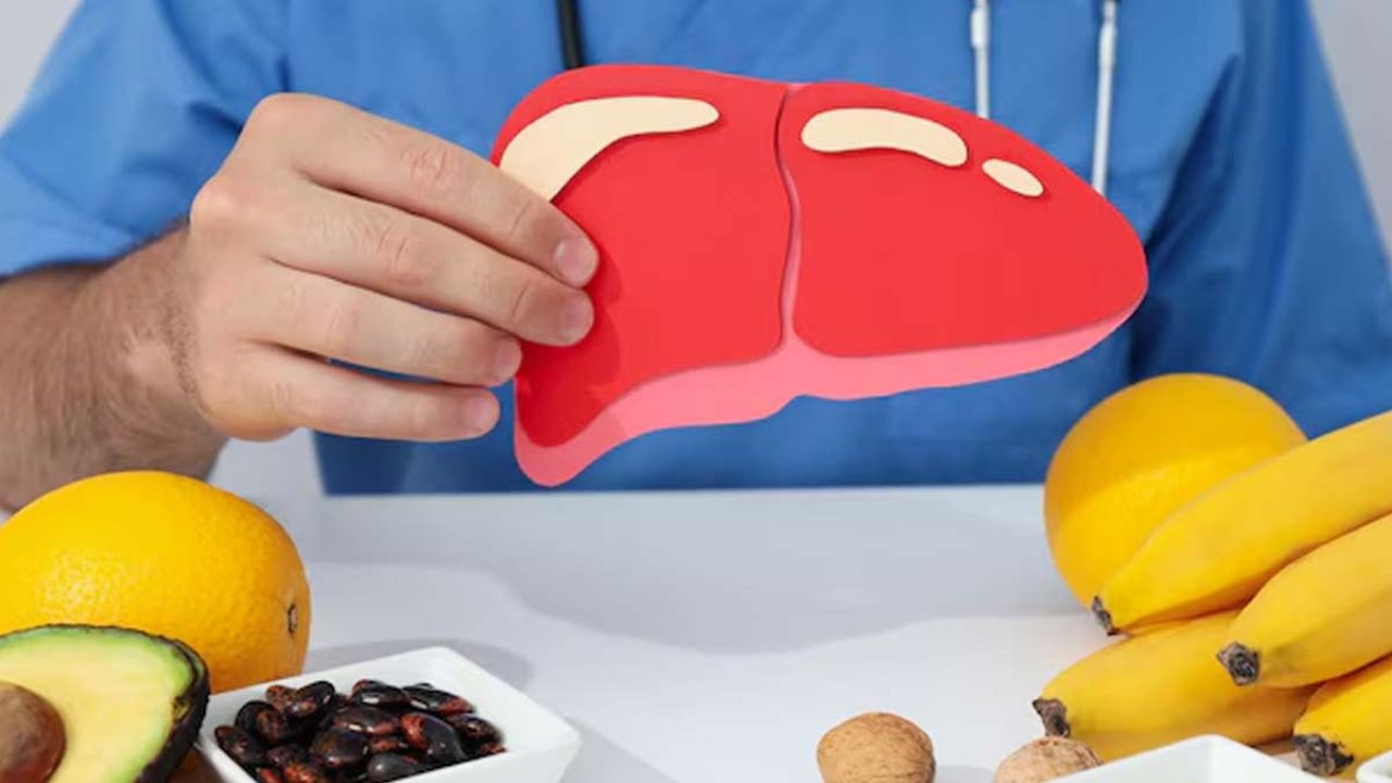 Liver डिटॉक्स के लिए अपनाएं ये 6 चमत्कारी Foods, कुछ ही दिनों में शरीर की अंदरूनी सफाई शुरू