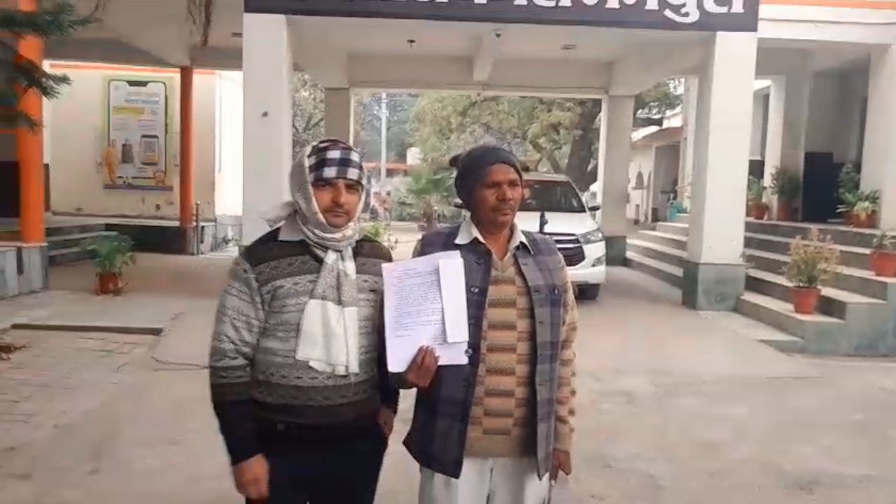 मैनपुरी में चकबंदी न्यायालय की भूमि पर अवैध कब्जे का आरोप, प्रशासन से कार्रवाई की मांग