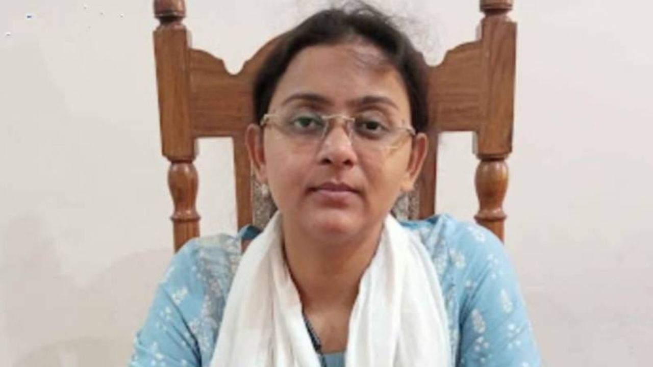 लापरवाही पर DPRO की सख्त कार्रवाई, पंचायत सफाई कर्मी सस्पेंड; पढ़ें पूरी खबर