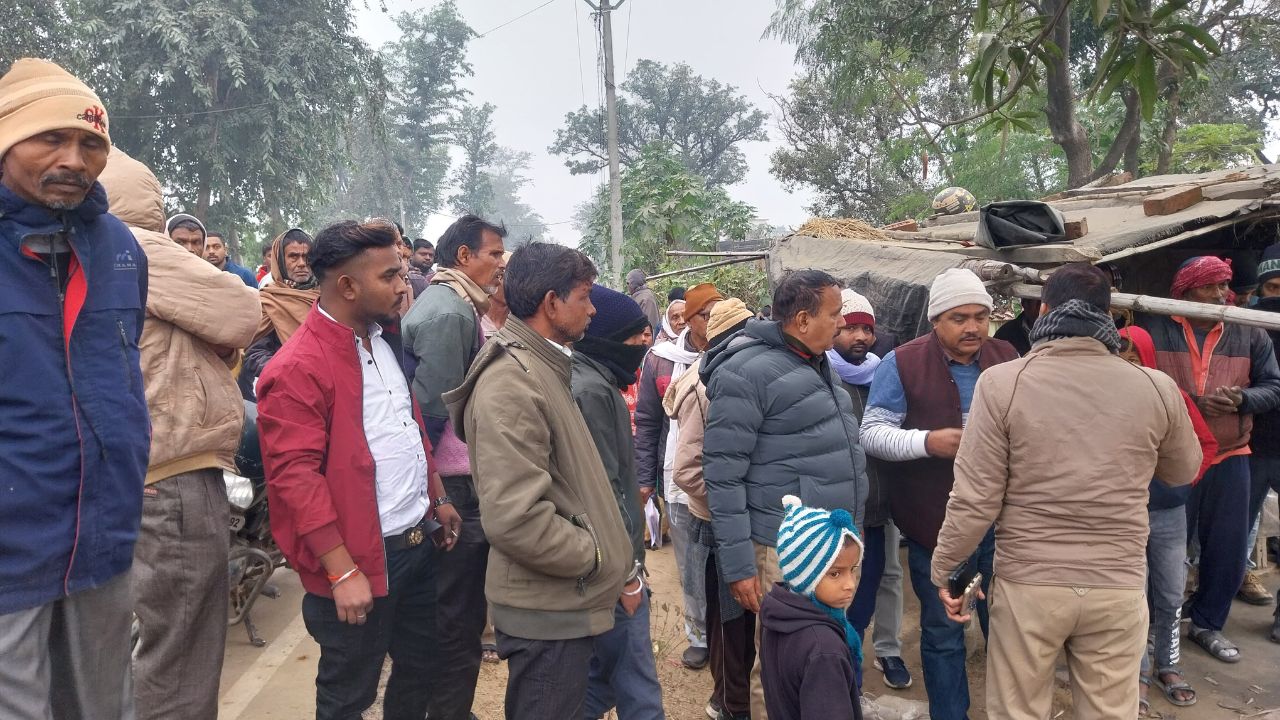 Maharajganj Accident: अनियंत्रित बाइक झोपड़ी में घुसी, ऐसे हुई व्यक्ति की दर्दनाक मौत